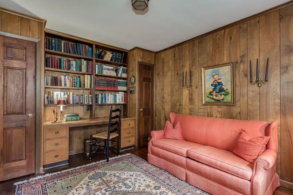 35 River Court Parkway, Sandy Springs, Georgia 30328, 4 Bedrooms Bedrooms, ,2 BathroomsBathrooms,Residential,Sold,35 River Court Parkway,6871288