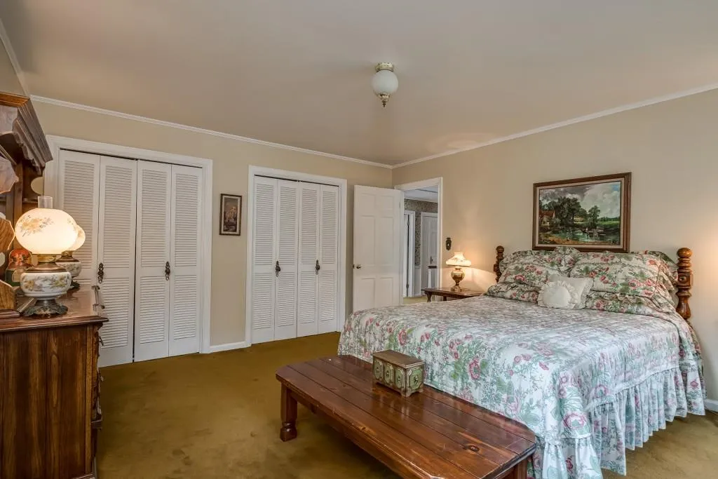 35 River Court Parkway, Sandy Springs, Georgia 30328, 4 Bedrooms Bedrooms, ,2 BathroomsBathrooms,Residential,Sold,35 River Court Parkway,6871288