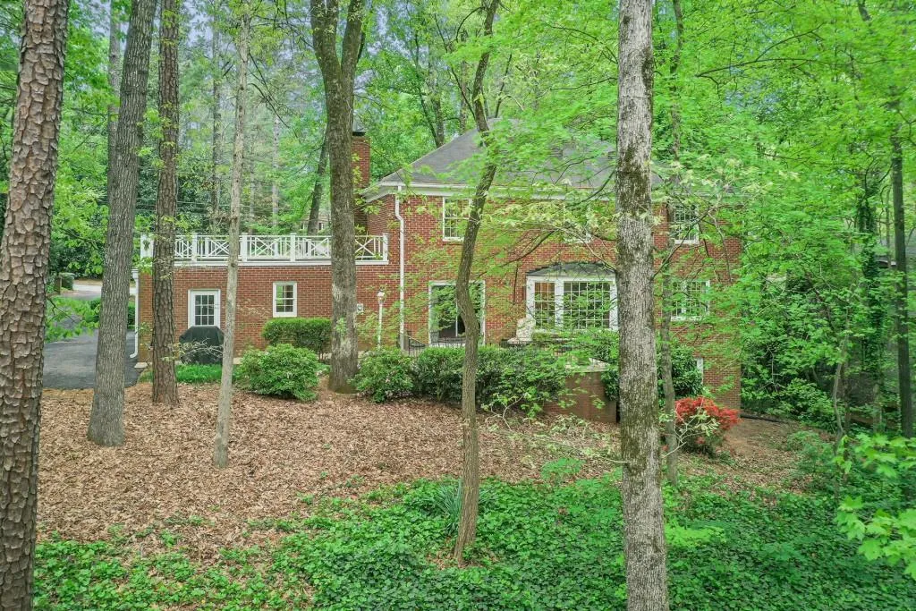 35 River Court Parkway, Sandy Springs, Georgia 30328, 4 Bedrooms Bedrooms, ,2 BathroomsBathrooms,Residential,Sold,35 River Court Parkway,6871288
