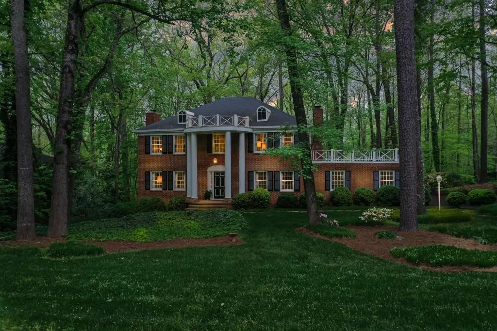 35 River Court Parkway, Sandy Springs, Georgia 30328, 4 Bedrooms Bedrooms, ,2 BathroomsBathrooms,Residential,Sold,35 River Court Parkway,6871288