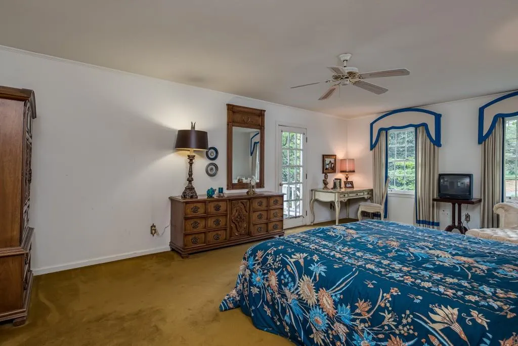 35 River Court Parkway, Sandy Springs, Georgia 30328, 4 Bedrooms Bedrooms, ,2 BathroomsBathrooms,Residential,Sold,35 River Court Parkway,6871288