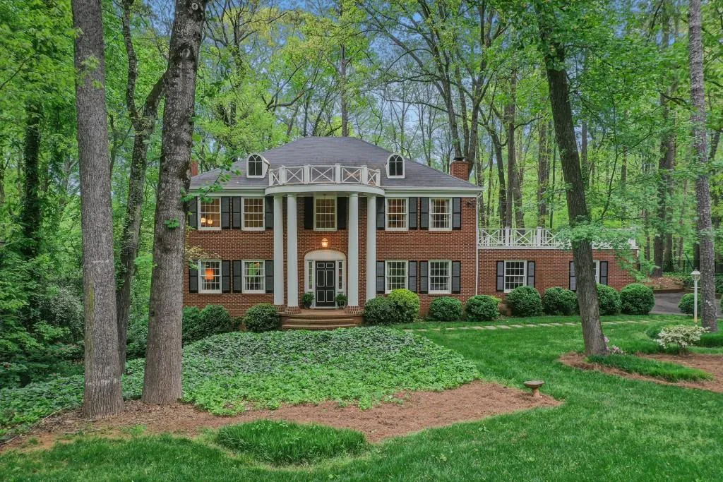 35 River Court Parkway, Sandy Springs, Georgia 30328, 4 Bedrooms Bedrooms, ,2 BathroomsBathrooms,Residential,Sold,35 River Court Parkway,6871288