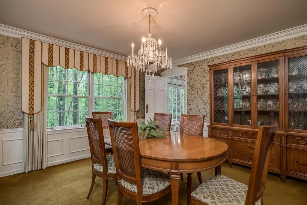 35 River Court Parkway, Sandy Springs, Georgia 30328, 4 Bedrooms Bedrooms, ,2 BathroomsBathrooms,Residential,Sold,35 River Court Parkway,6871288
