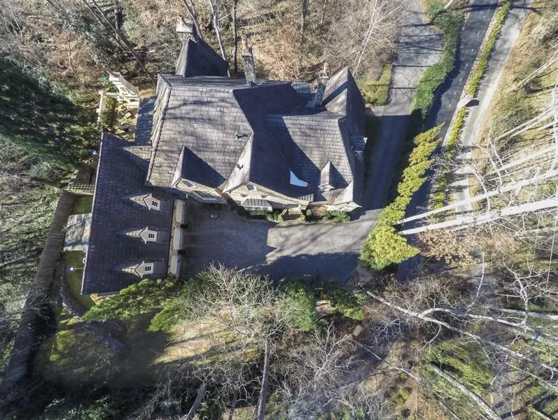 5151 Long Island Drive Nw, Atlanta, Georgia 30327, 5 Bedrooms Bedrooms, ,5 BathroomsBathrooms,Residential,Sold,5151 Long Island Drive Nw,5761274