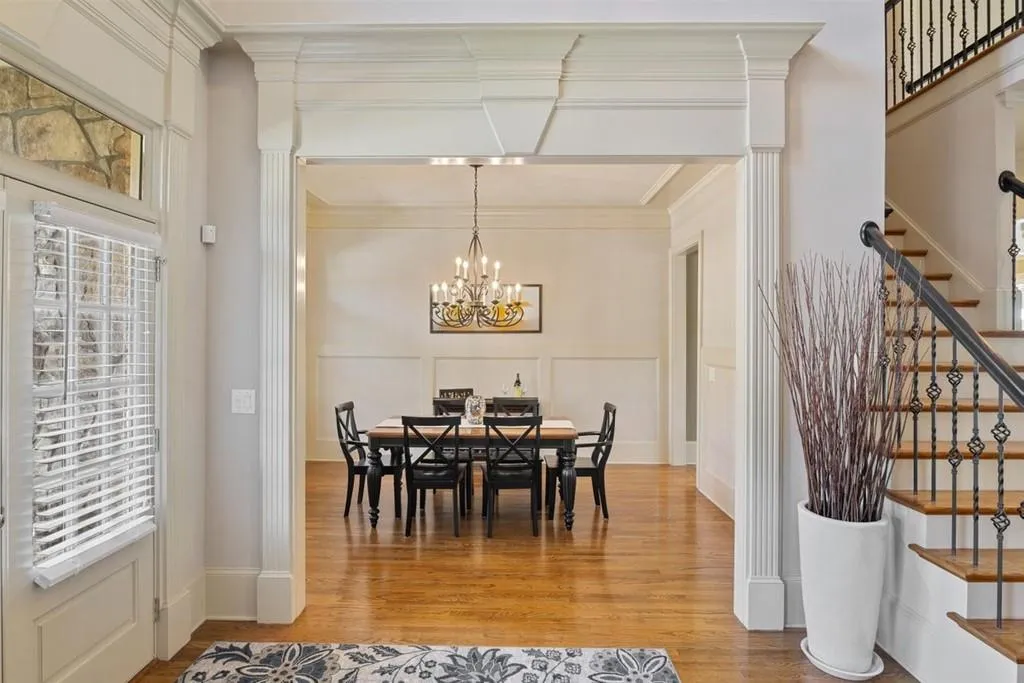 6297 Mount Vernon Oaks Drive, Sandy Springs, Georgia 30328, 5 Bedrooms Bedrooms, ,4 BathroomsBathrooms,Residential,Sold,6297 Mount Vernon Oaks Drive,6754879