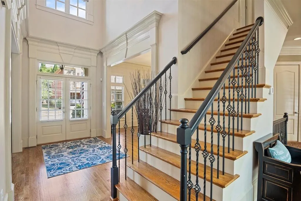 6297 Mount Vernon Oaks Drive, Sandy Springs, Georgia 30328, 5 Bedrooms Bedrooms, ,4 BathroomsBathrooms,Residential,Sold,6297 Mount Vernon Oaks Drive,6754879