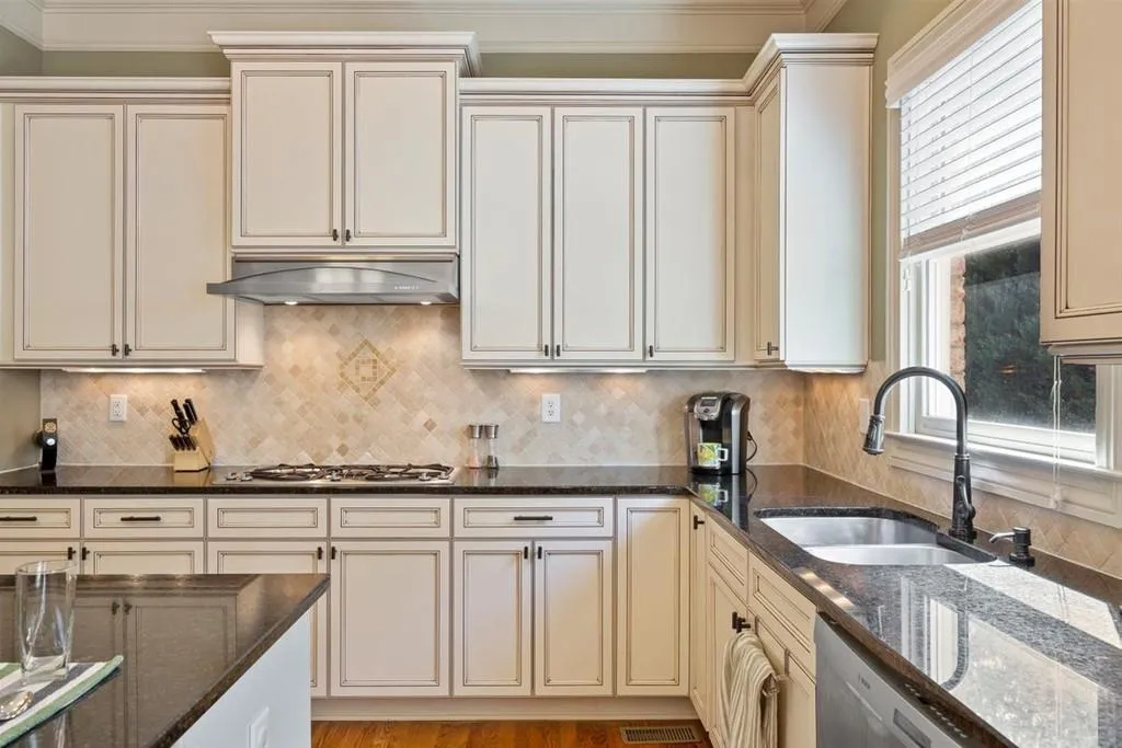 6297 Mount Vernon Oaks Drive, Sandy Springs, Georgia 30328, 5 Bedrooms Bedrooms, ,4 BathroomsBathrooms,Residential,Sold,6297 Mount Vernon Oaks Drive,6754879