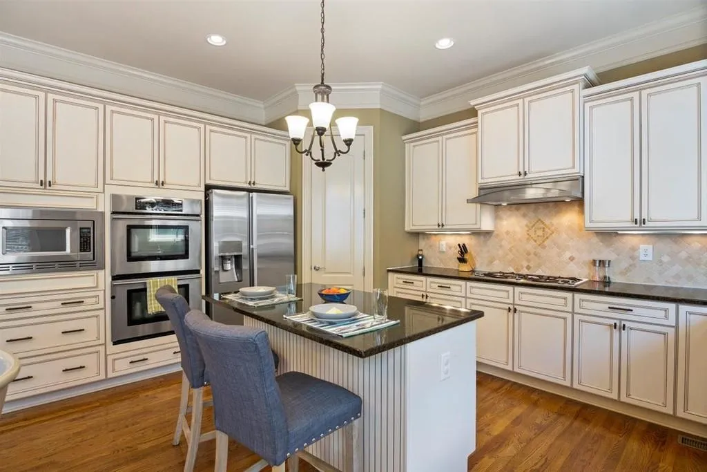 6297 Mount Vernon Oaks Drive, Sandy Springs, Georgia 30328, 5 Bedrooms Bedrooms, ,4 BathroomsBathrooms,Residential,Sold,6297 Mount Vernon Oaks Drive,6754879