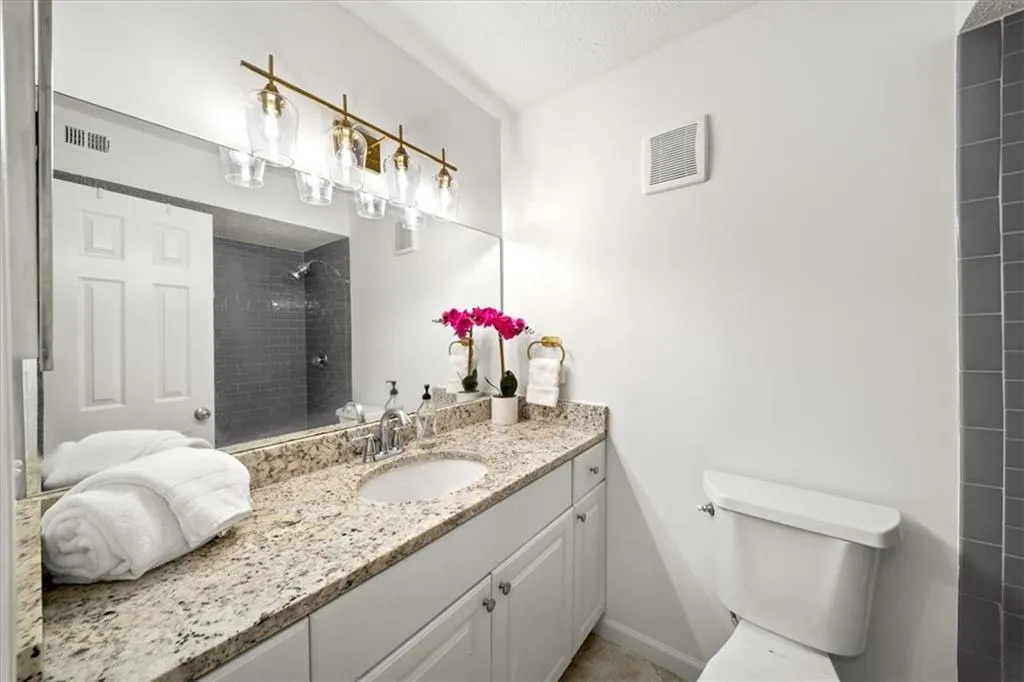 3470 Essex Avenue Unit 82, Atlanta, Georgia 30339, 2 Bedrooms Bedrooms, 0 ,2 BathroomsBathrooms,Residential,For Sale,3470 Essex Avenue Unit 82,7682986