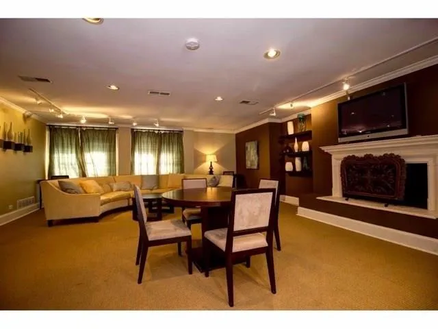 6980 Roswell Road Ne Unit H4, Atlanta, Georgia 30328, 3 Bedrooms Bedrooms, ,2 BathroomsBathrooms,Residential,Sold,6980 Roswell Road Ne Unit H4,5682068