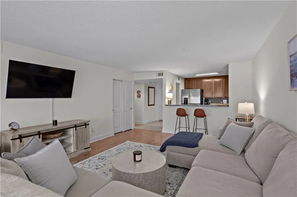 3650 Ashford Dunwoody Road Ne Unit 515, Atlanta, Georgia 30319, 1 Bedroom Bedrooms, ,1 BathroomBathrooms,Residential,For Sale,3650 Ashford Dunwoody Road Ne Unit 515,7632775