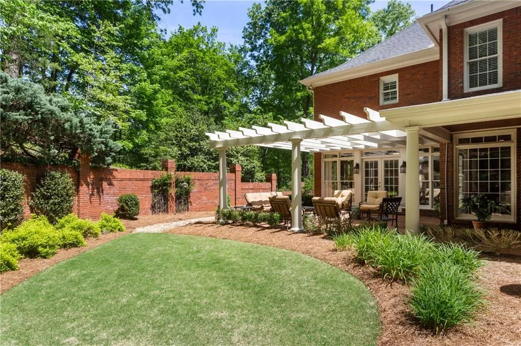 1805 Brandon Hall Drive, Sandy Springs, Georgia 30350, 5 Bedrooms Bedrooms, ,4 BathroomsBathrooms,Residential,Sold,1805 Brandon Hall Drive,7210210