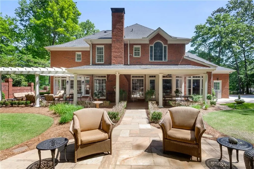 1805 Brandon Hall Drive, Sandy Springs, Georgia 30350, 5 Bedrooms Bedrooms, ,4 BathroomsBathrooms,Residential,Sold,1805 Brandon Hall Drive,7210210