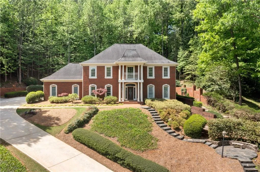 1805 Brandon Hall Drive, Sandy Springs, Georgia 30350, 5 Bedrooms Bedrooms, ,4 BathroomsBathrooms,Residential,Sold,1805 Brandon Hall Drive,7210210