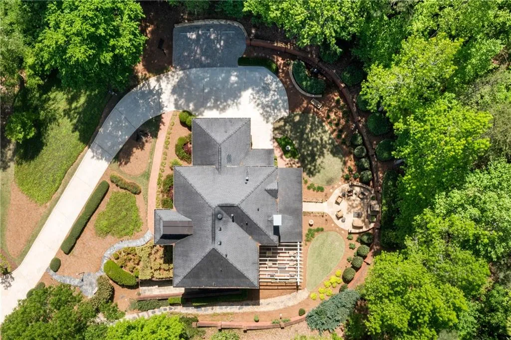 1805 Brandon Hall Drive, Sandy Springs, Georgia 30350, 5 Bedrooms Bedrooms, ,4 BathroomsBathrooms,Residential,Sold,1805 Brandon Hall Drive,7210210