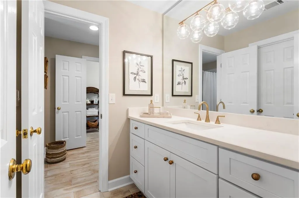 1805 Brandon Hall Drive, Sandy Springs, Georgia 30350, 5 Bedrooms Bedrooms, ,4 BathroomsBathrooms,Residential,Sold,1805 Brandon Hall Drive,7210210