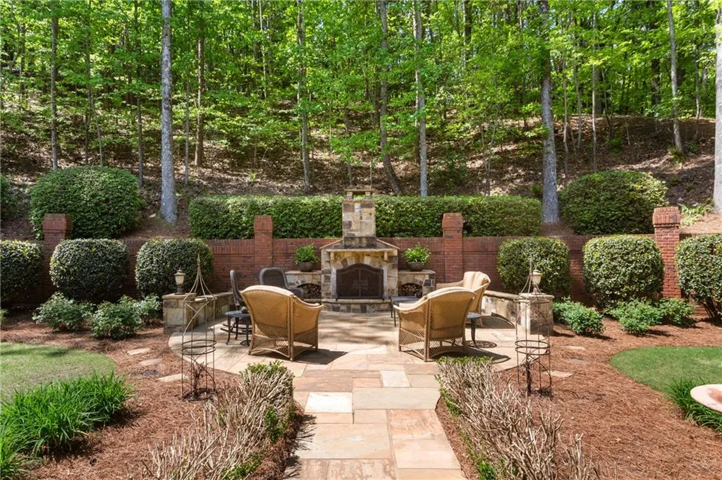 1805 Brandon Hall Drive, Sandy Springs, Georgia 30350, 5 Bedrooms Bedrooms, ,4 BathroomsBathrooms,Residential,Sold,1805 Brandon Hall Drive,7210210