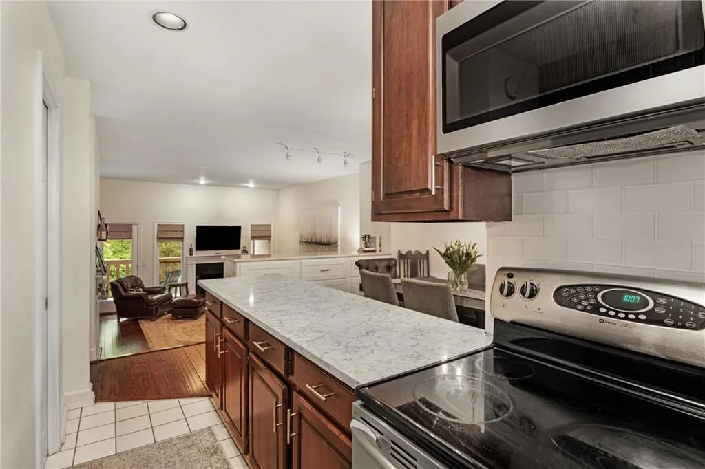 1467 Monroe Drive Ne Unit 11, Atlanta, Georgia 30324, 2 Bedrooms Bedrooms, ,2 BathroomsBathrooms,Residential,For Sale,1467 Monroe Drive Ne Unit 11,7630209