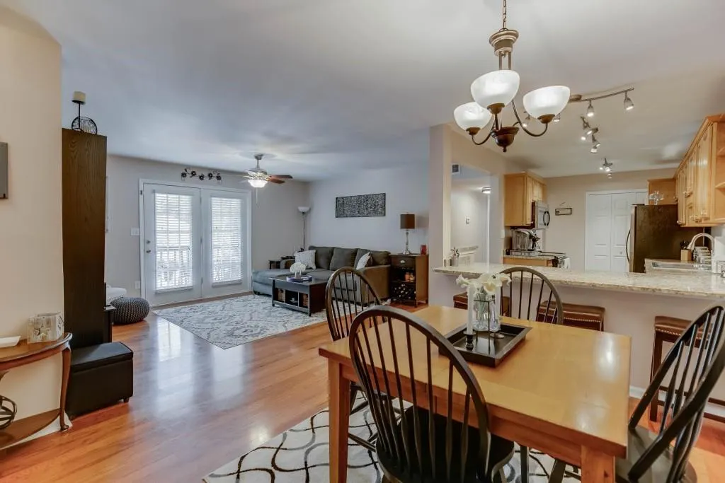 1607 Brighton Point, Sandy Springs, Georgia 30328, 3 Bedrooms Bedrooms, ,2 BathroomsBathrooms,Residential,Sold,1607 Brighton Point,6598629