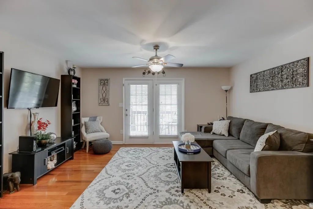 1607 Brighton Point, Sandy Springs, Georgia 30328, 3 Bedrooms Bedrooms, ,2 BathroomsBathrooms,Residential,Sold,1607 Brighton Point,6598629