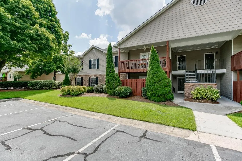 1607 Brighton Point, Sandy Springs, Georgia 30328, 3 Bedrooms Bedrooms, ,2 BathroomsBathrooms,Residential,Sold,1607 Brighton Point,6598629