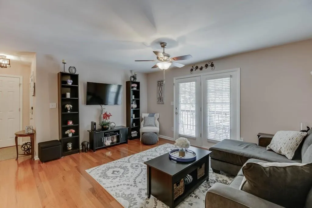 1607 Brighton Point, Sandy Springs, Georgia 30328, 3 Bedrooms Bedrooms, ,2 BathroomsBathrooms,Residential,Sold,1607 Brighton Point,6598629