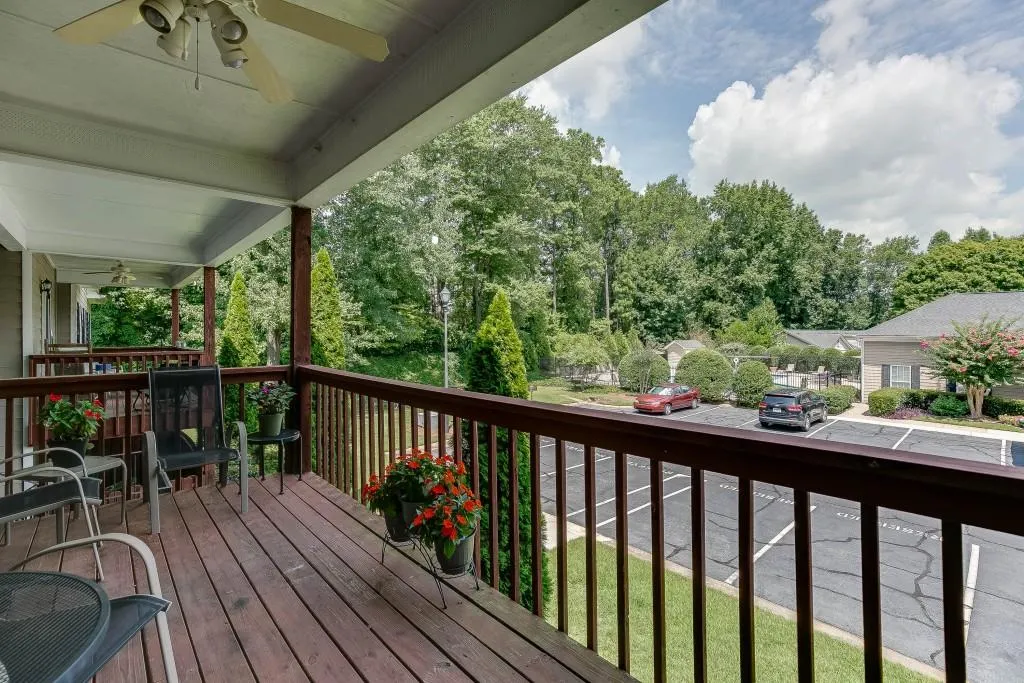 1607 Brighton Point, Sandy Springs, Georgia 30328, 3 Bedrooms Bedrooms, ,2 BathroomsBathrooms,Residential,Sold,1607 Brighton Point,6598629