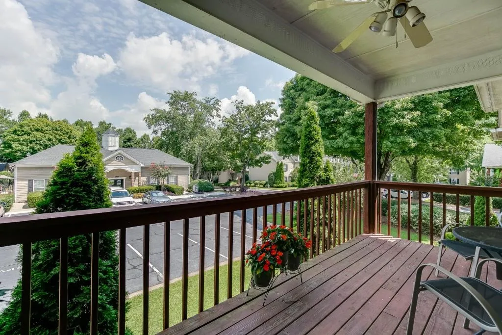 1607 Brighton Point, Sandy Springs, Georgia 30328, 3 Bedrooms Bedrooms, ,2 BathroomsBathrooms,Residential,Sold,1607 Brighton Point,6598629