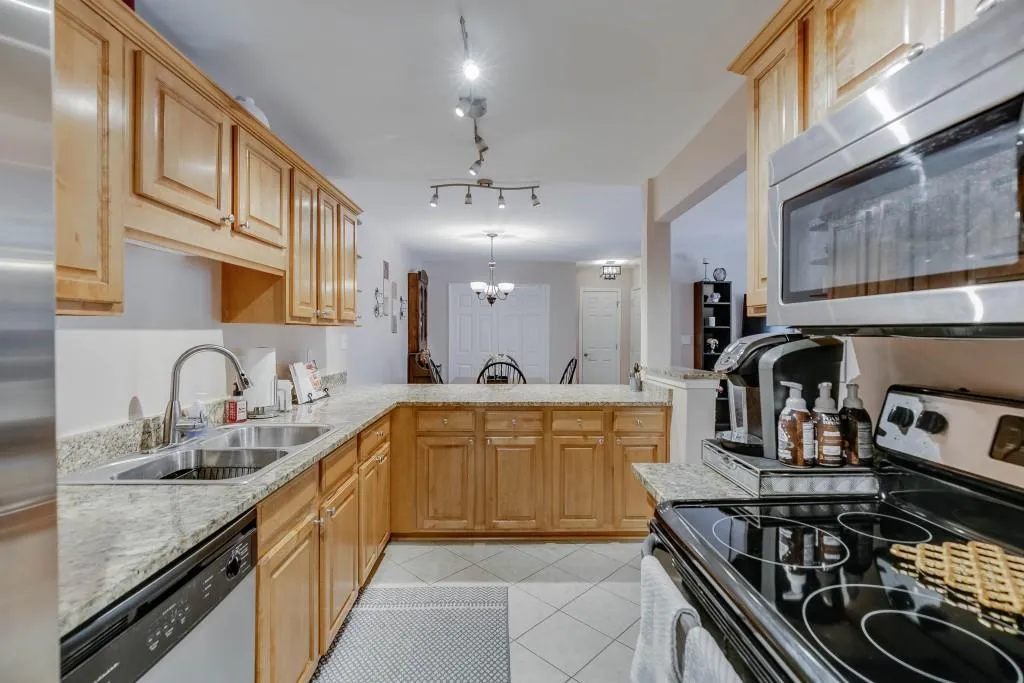 1607 Brighton Point, Sandy Springs, Georgia 30328, 3 Bedrooms Bedrooms, ,2 BathroomsBathrooms,Residential,Sold,1607 Brighton Point,6598629