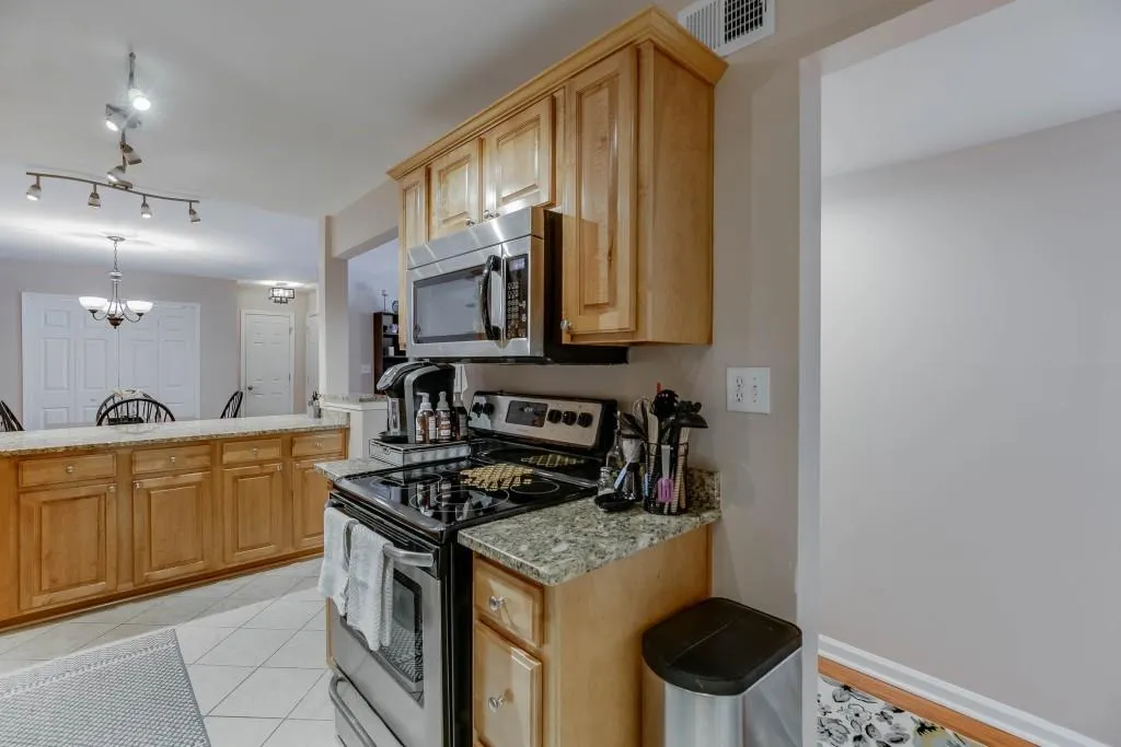 1607 Brighton Point, Sandy Springs, Georgia 30328, 3 Bedrooms Bedrooms, ,2 BathroomsBathrooms,Residential,Sold,1607 Brighton Point,6598629