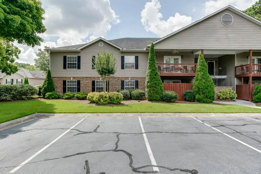 1607 Brighton Point, Sandy Springs, Georgia 30328, 3 Bedrooms Bedrooms, ,2 BathroomsBathrooms,Residential,Sold,1607 Brighton Point,6598629
