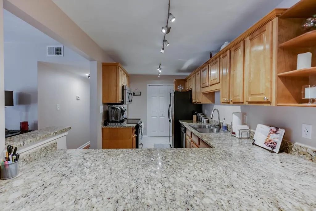 1607 Brighton Point, Sandy Springs, Georgia 30328, 3 Bedrooms Bedrooms, ,2 BathroomsBathrooms,Residential,Sold,1607 Brighton Point,6598629