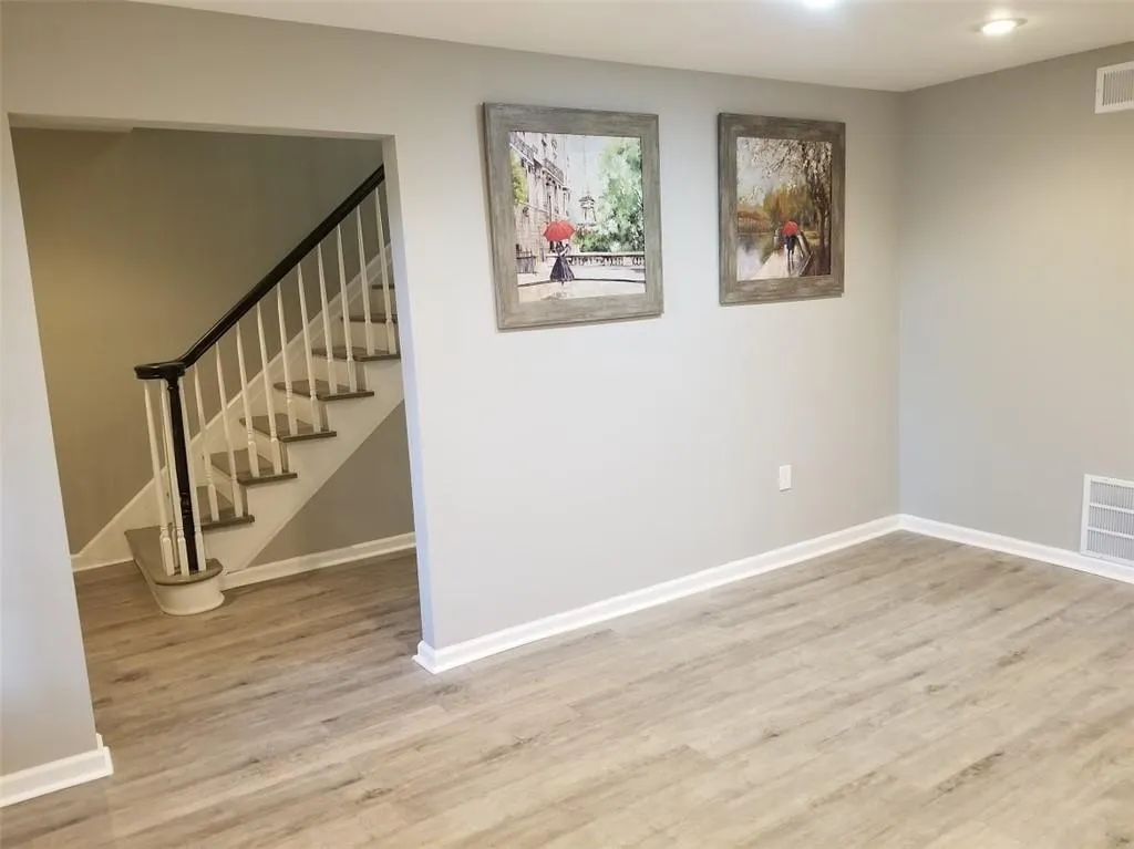 6520 Roswell Road Ne Unit 3, Sandy Springs, Georgia 30328, 3 Bedrooms Bedrooms, ,2 BathroomsBathrooms,Residential,Sold,6520 Roswell Road Ne Unit 3,6756861