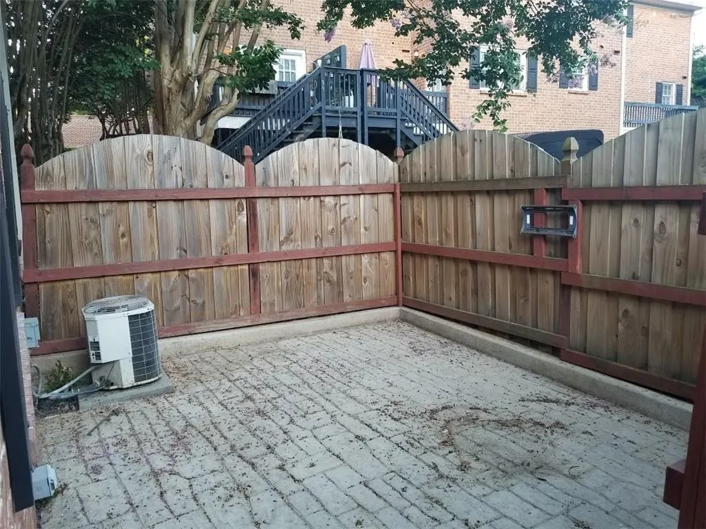 6520 Roswell Road Ne Unit 3, Sandy Springs, Georgia 30328, 3 Bedrooms Bedrooms, ,2 BathroomsBathrooms,Residential,Sold,6520 Roswell Road Ne Unit 3,6756861