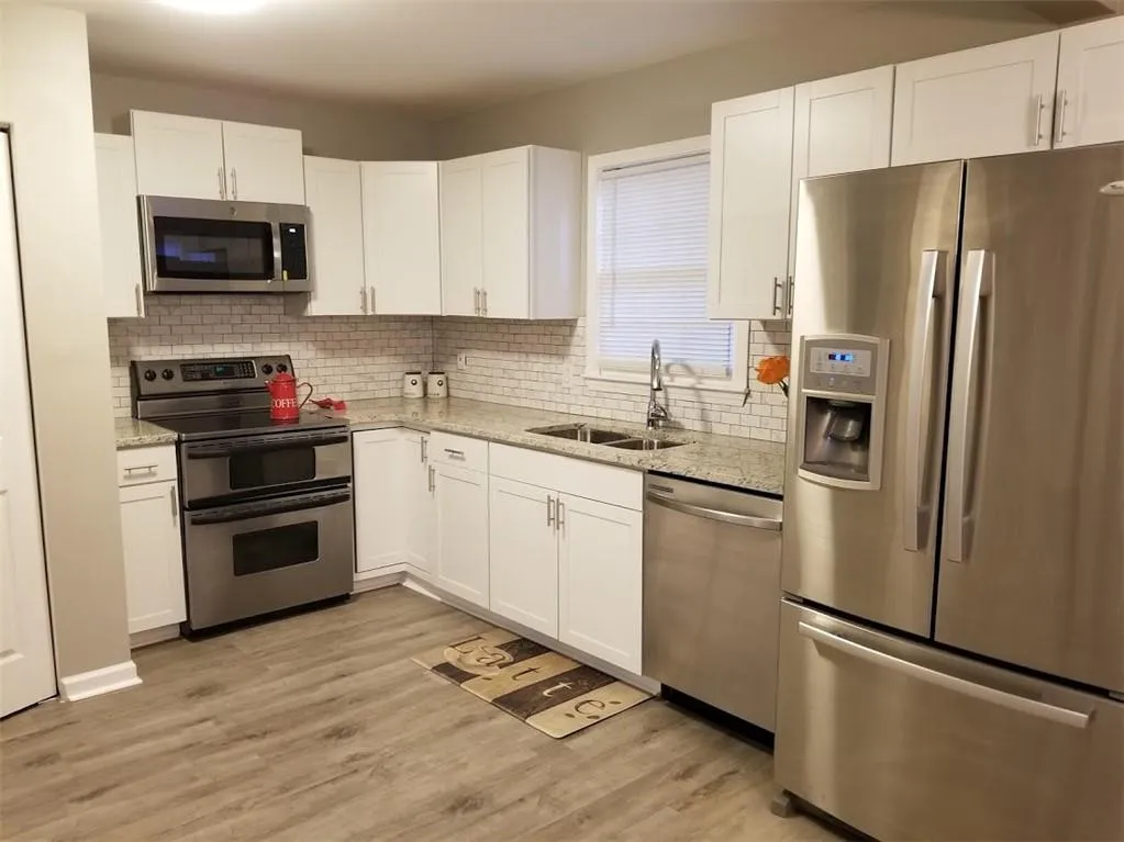 6520 Roswell Road Ne Unit 3, Sandy Springs, Georgia 30328, 3 Bedrooms Bedrooms, ,2 BathroomsBathrooms,Residential,Sold,6520 Roswell Road Ne Unit 3,6756861