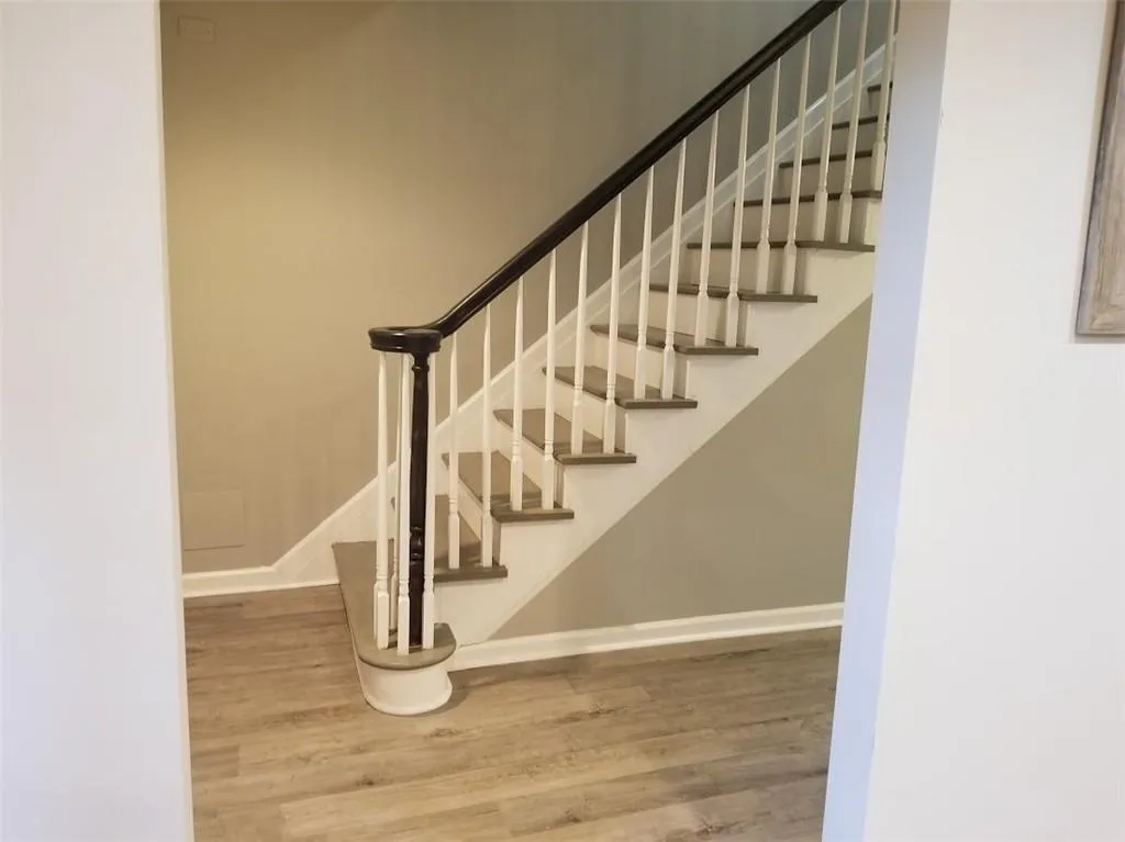 6520 Roswell Road Ne Unit 3, Sandy Springs, Georgia 30328, 3 Bedrooms Bedrooms, ,2 BathroomsBathrooms,Residential,Sold,6520 Roswell Road Ne Unit 3,6756861