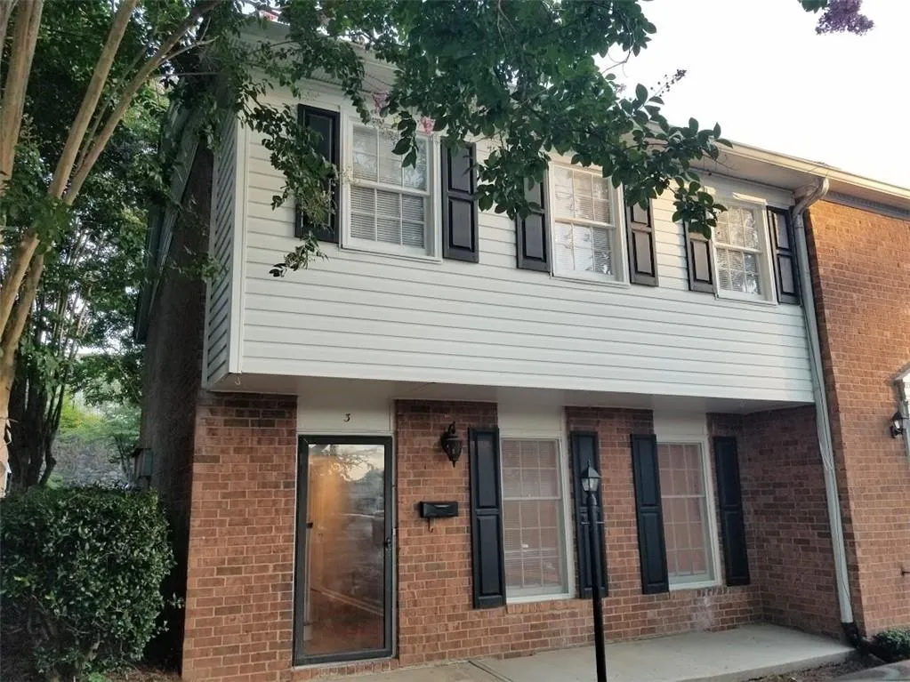 6520 Roswell Road Ne Unit 3, Sandy Springs, Georgia 30328, 3 Bedrooms Bedrooms, ,2 BathroomsBathrooms,Residential,Sold,6520 Roswell Road Ne Unit 3,6756861