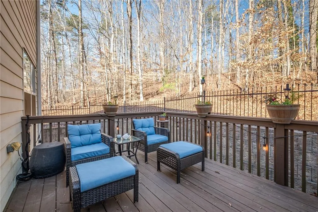 602 Pember Point, Sandy Springs, Georgia 30350, 3 Bedrooms Bedrooms, ,3 BathroomsBathrooms,Residential,Sold,602 Pember Point,6988395