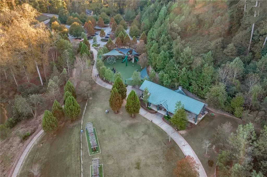 602 Pember Point, Sandy Springs, Georgia 30350, 3 Bedrooms Bedrooms, ,3 BathroomsBathrooms,Residential,Sold,602 Pember Point,6988395