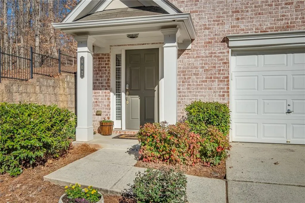 602 Pember Point, Sandy Springs, Georgia 30350, 3 Bedrooms Bedrooms, ,3 BathroomsBathrooms,Residential,Sold,602 Pember Point,6988395