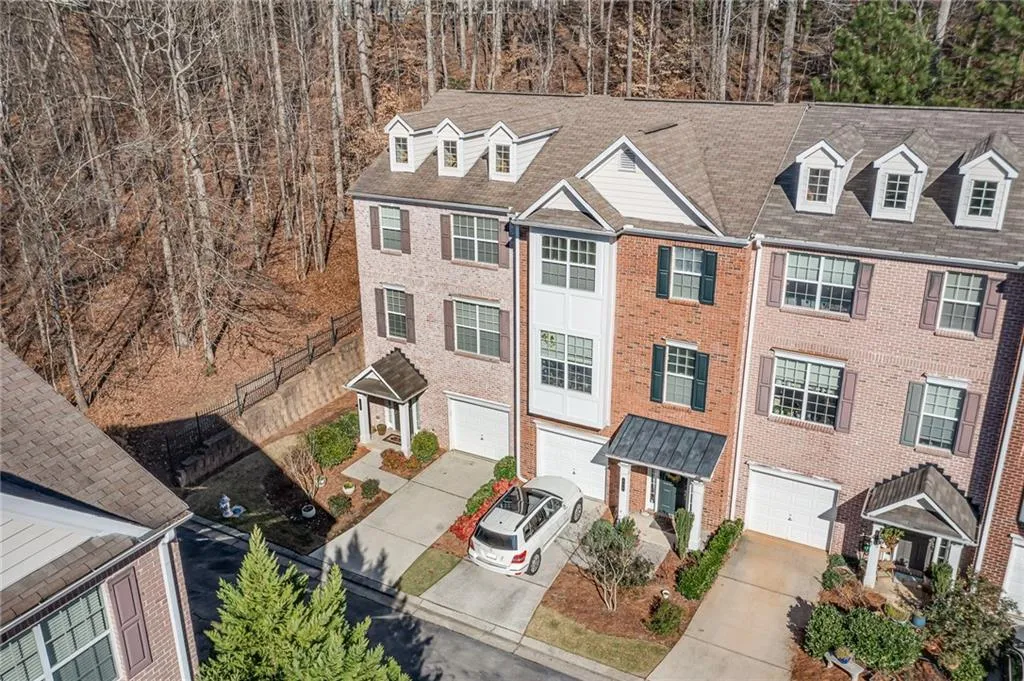 602 Pember Point, Sandy Springs, Georgia 30350, 3 Bedrooms Bedrooms, ,3 BathroomsBathrooms,Residential,Sold,602 Pember Point,6988395