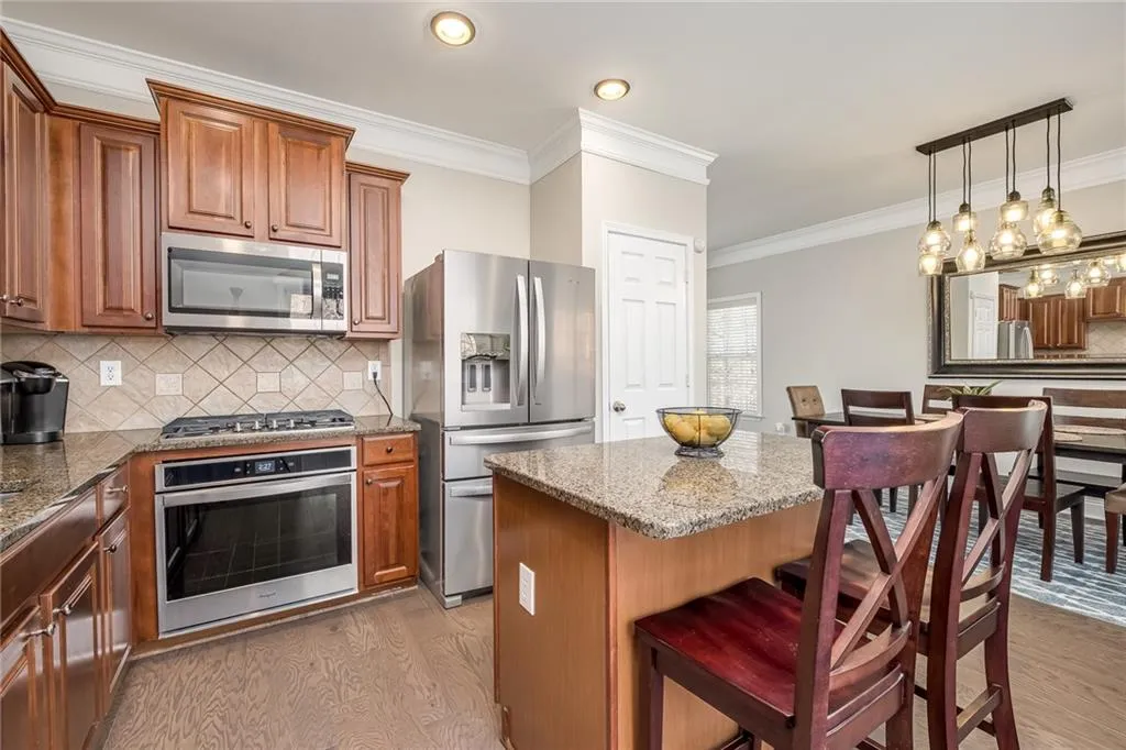 602 Pember Point, Sandy Springs, Georgia 30350, 3 Bedrooms Bedrooms, ,3 BathroomsBathrooms,Residential,Sold,602 Pember Point,6988395