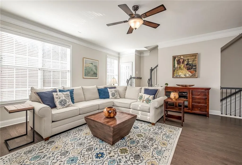 602 Pember Point, Sandy Springs, Georgia 30350, 3 Bedrooms Bedrooms, ,3 BathroomsBathrooms,Residential,Sold,602 Pember Point,6988395