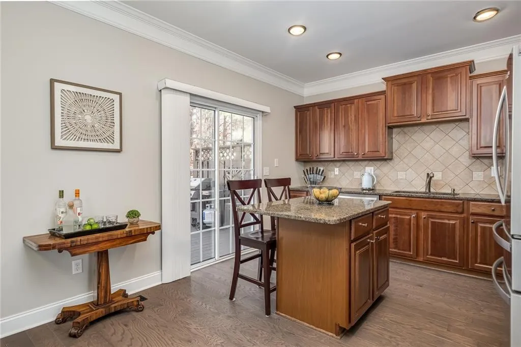 602 Pember Point, Sandy Springs, Georgia 30350, 3 Bedrooms Bedrooms, ,3 BathroomsBathrooms,Residential,Sold,602 Pember Point,6988395