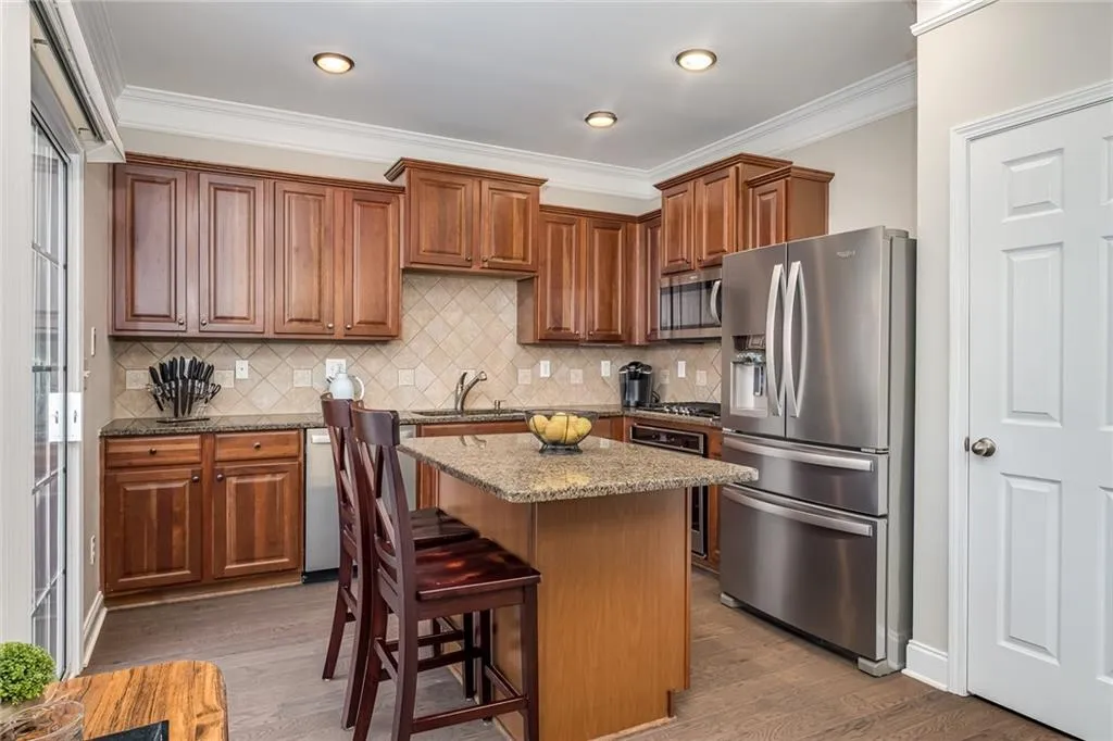602 Pember Point, Sandy Springs, Georgia 30350, 3 Bedrooms Bedrooms, ,3 BathroomsBathrooms,Residential,Sold,602 Pember Point,6988395