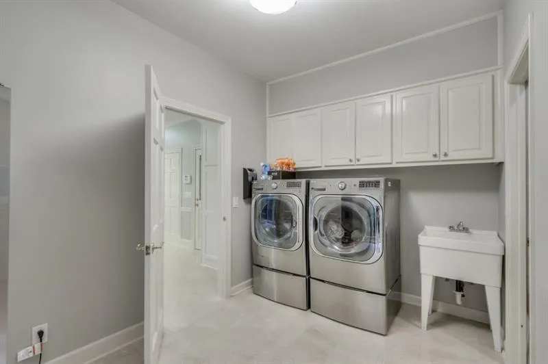 7545 Bridgegate Court, Sandy Springs, Georgia 30350, 5 Bedrooms Bedrooms, ,4 BathroomsBathrooms,Residential,Sold,7545 Bridgegate Court,6735928