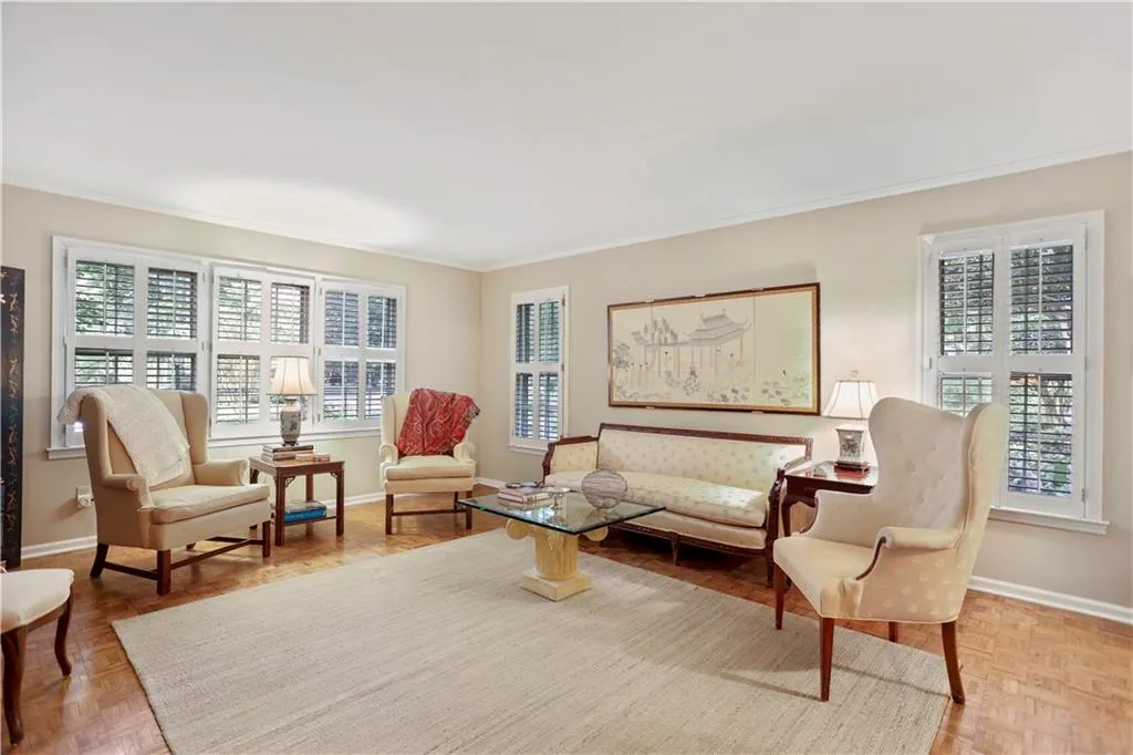 800 Sudbury Road, Sandy Springs, Georgia 30328, 4 Bedrooms Bedrooms, ,3 BathroomsBathrooms,Residential,Sold,800 Sudbury Road,6600646