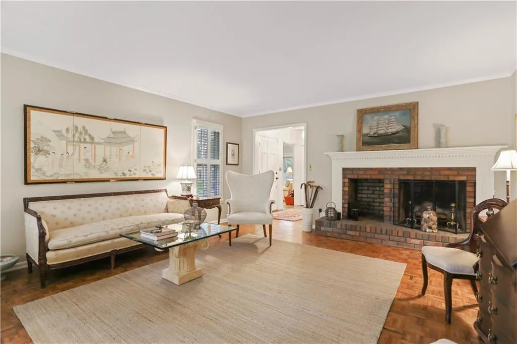 800 Sudbury Road, Sandy Springs, Georgia 30328, 4 Bedrooms Bedrooms, ,3 BathroomsBathrooms,Residential,Sold,800 Sudbury Road,6600646