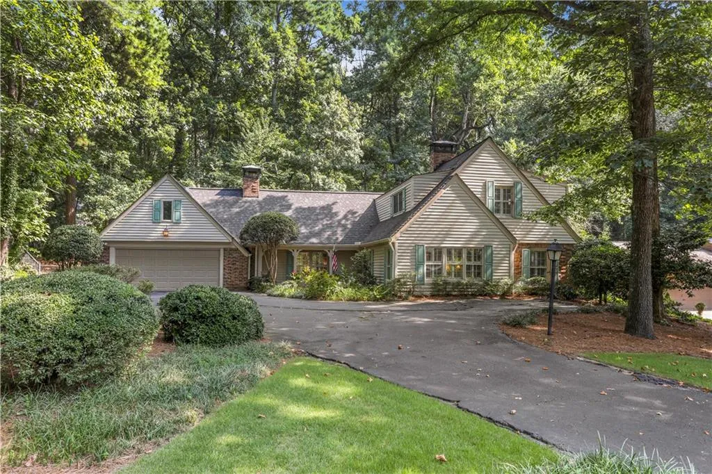 800 Sudbury Road, Sandy Springs, Georgia 30328, 4 Bedrooms Bedrooms, ,3 BathroomsBathrooms,Residential,Sold,800 Sudbury Road,6600646