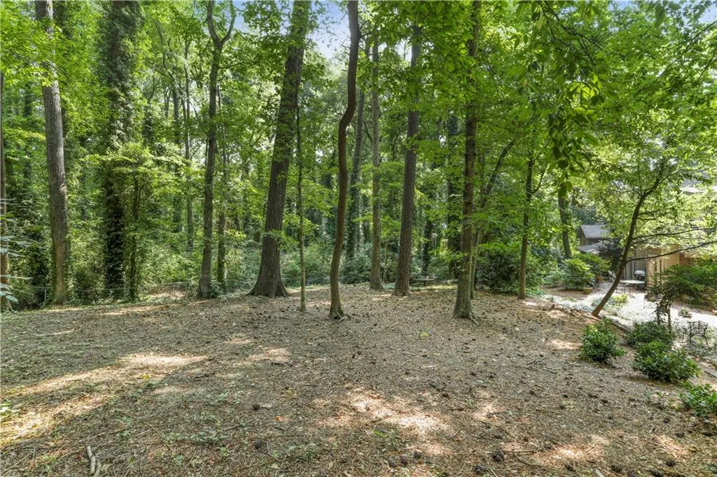 800 Sudbury Road, Sandy Springs, Georgia 30328, 4 Bedrooms Bedrooms, ,3 BathroomsBathrooms,Residential,Sold,800 Sudbury Road,6600646